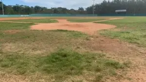 Estadios  de béisbol RD en condiciones pésimas