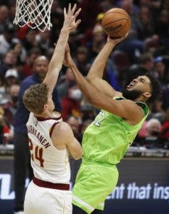 Karl Anthony Towns explora  límites de la élite estrellas NBA