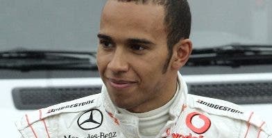 Mercedes se desploma ante Red Bull y Ferrari