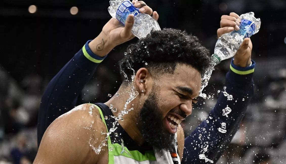 Karl Anthony Towns transforma  Lobos en amenaza desde el All-Star