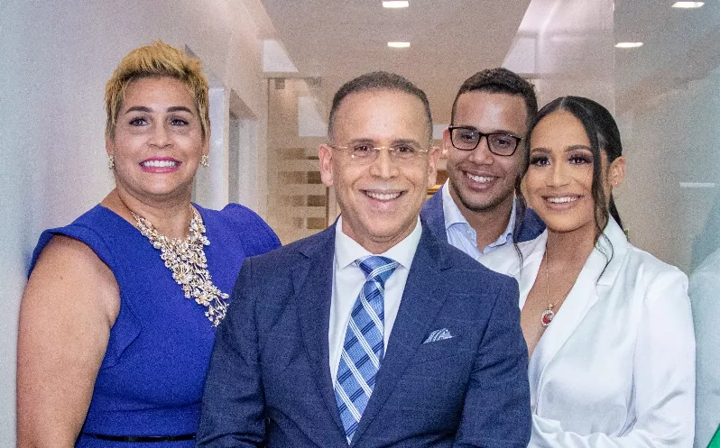 Miguelina Plasencia,  Robert Mejía Castillo, Sebastián Mejía y Camila Mejía.