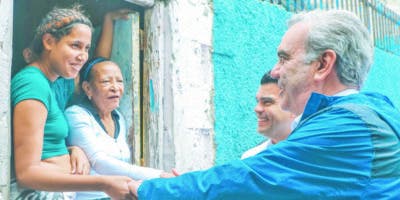 Luis Abinader inaugura vía e inicia saneamiento  arroyo Gurabo