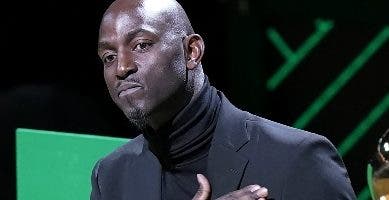 Los Celtics retiran  el número 5 de Garnett