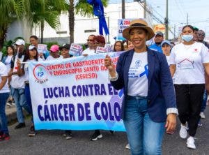 Centro de Gastroenterología y Endoscopia realiza caminata para prevenir cáncer de colon