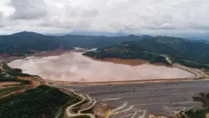 Medio Ambiente otorga licencia a Barrick Pueblo Viejo para su presa de colas