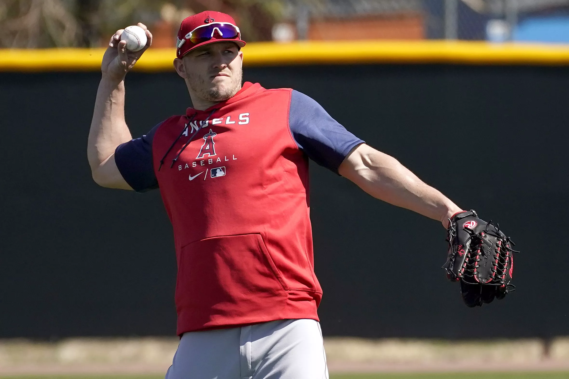 Mike Trout, jardinero central para rato con los Angelinos