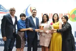 Exhorta alcaldías a emprender acciones que fortalezcan rol de la mujer