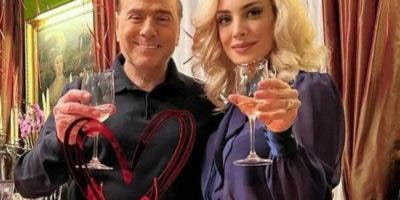Berlusconi y su novia 53 años más joven se dan el “sí”