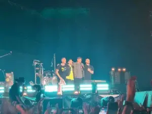 Coldplay presentó su disco con un evento inmersivo en el Valle de la Luna: una preescucha mágica entre la tierra y el cielo