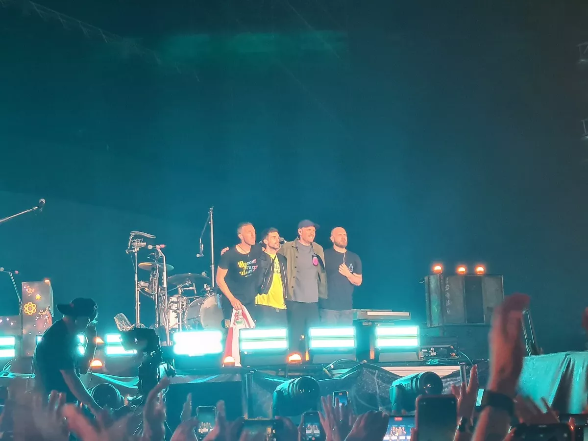 Coldplay presentó su disco con un evento inmersivo en el Valle de la Luna: una preescucha mágica entre la tierra y el cielo