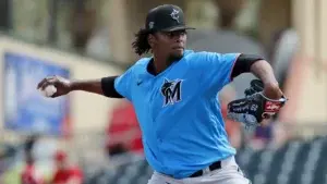 Edward Cabrera luce en su debut primaveral con los Marlins