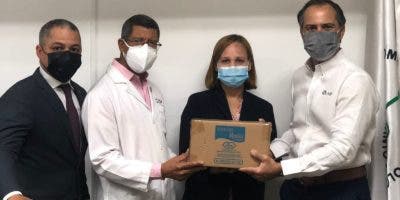 LAM dona gel Manitas Limpias a hospitales