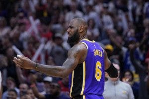 LeBron James fuera ante Dallas, Davis cerca de regresar mientras los Lakers buscan play-in