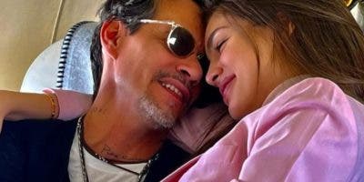 Marc Anthony y Nadia Ferreira muestran su amor en las redes sociales
