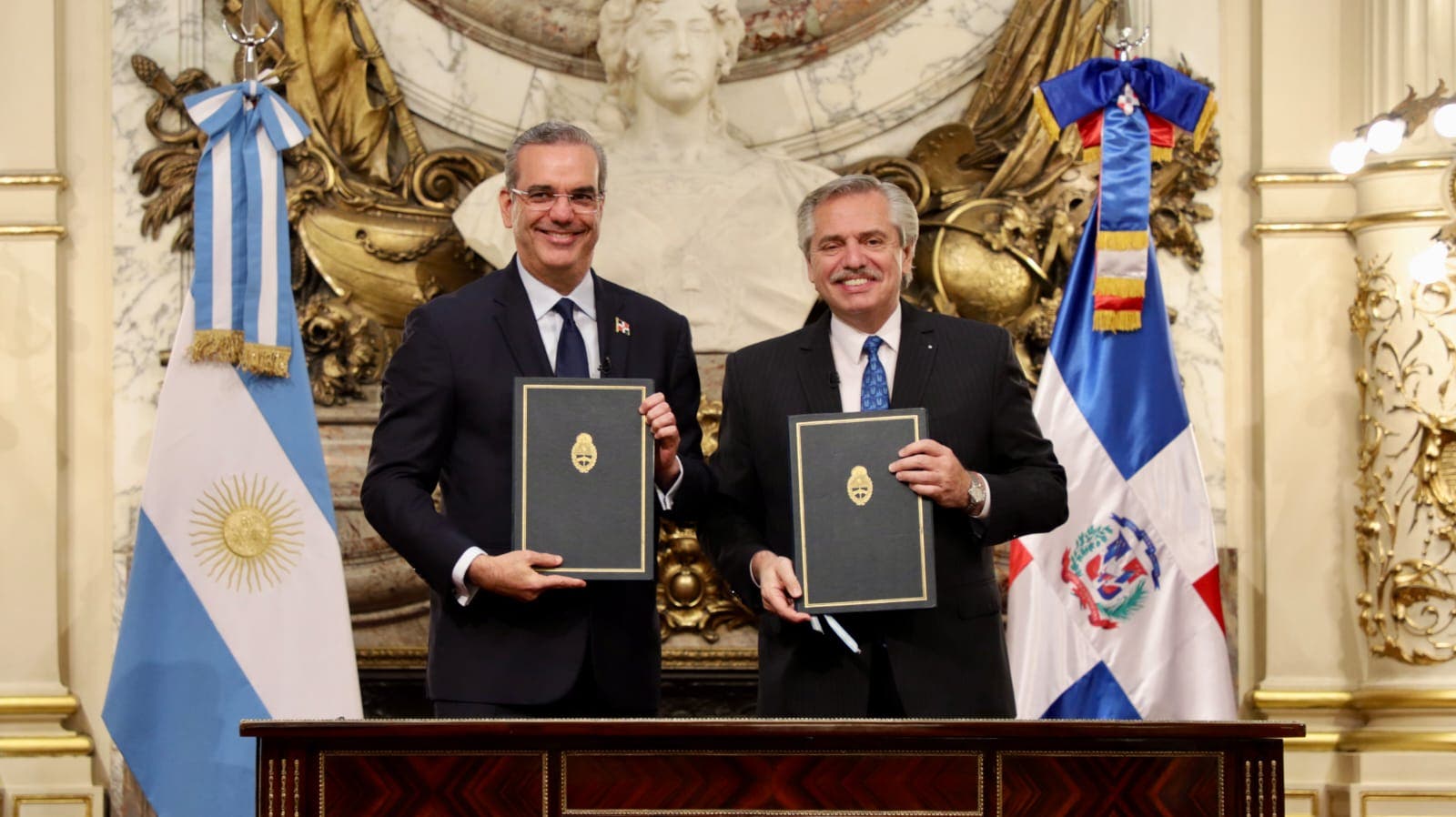 Presidentes de RD y de Argentina firman tres acuerdos de cooperación