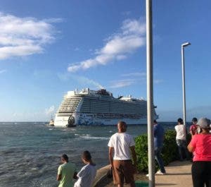 Crucero encalla en bahía de Puerto Plata