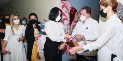 Primera dama y SNS inauguran área para pacientes hemato-oncológicos del Hugo Mendoza