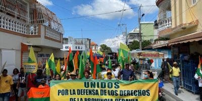 Organizaciones marchan en Peravia exigiendo promesas de Abinader