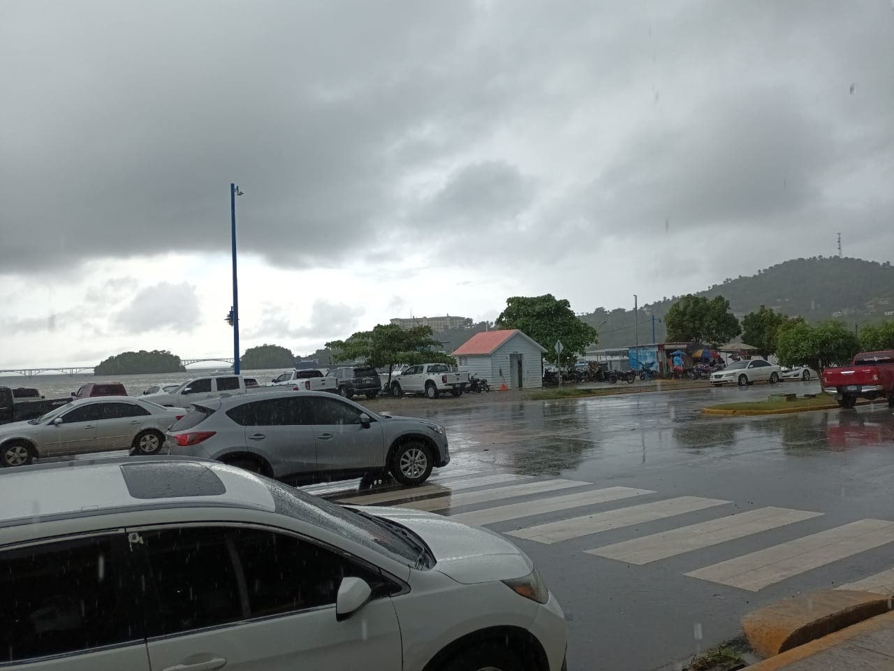 Lluvias débiles hacia algunas provincias del interior, informa Meteorología