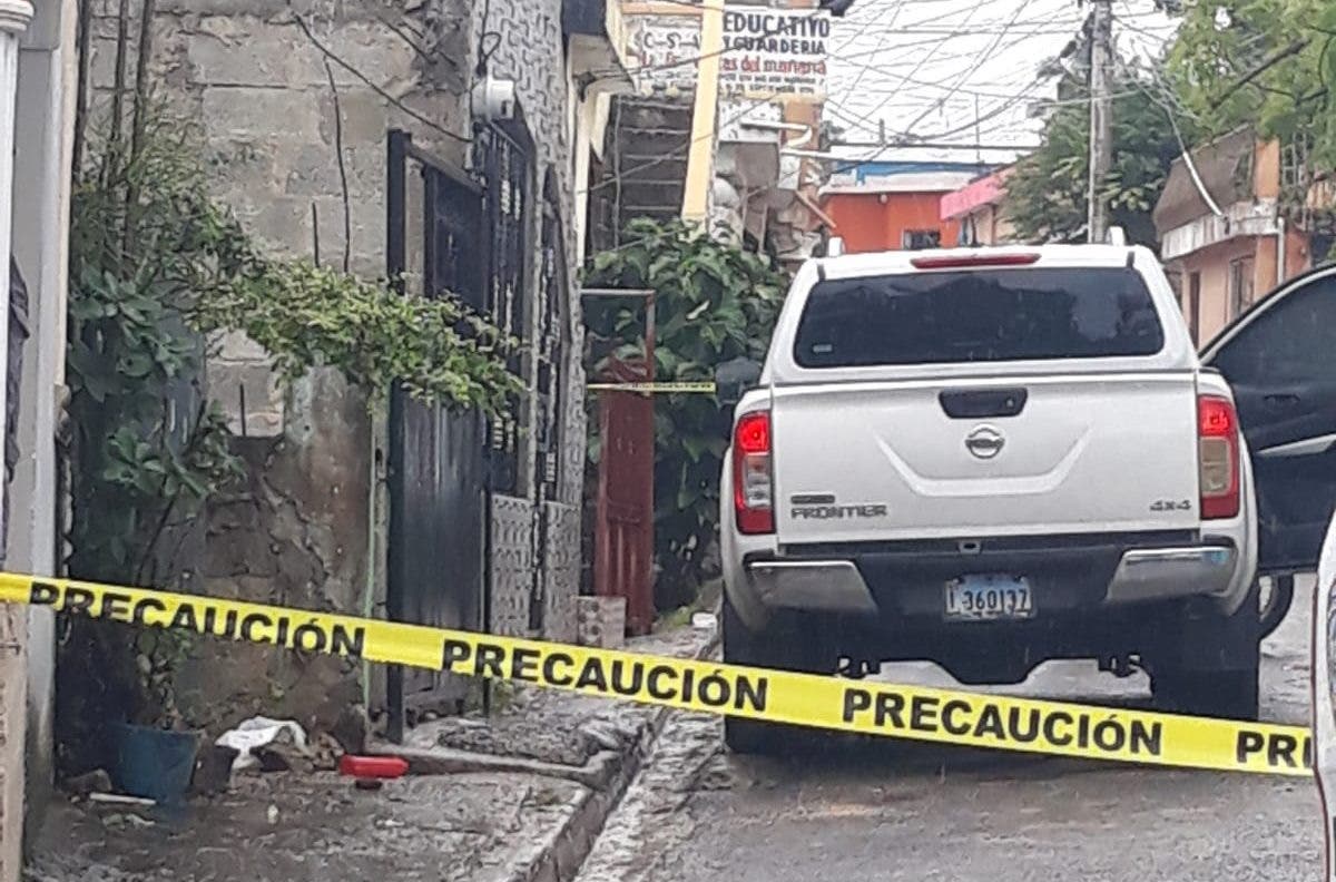 Matan hombre en interior de vehículo en Los Alcarrizos