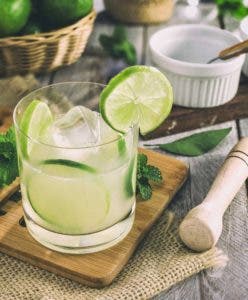 Caipiriña: como preparar una rico cóctel con pocos ingredientes