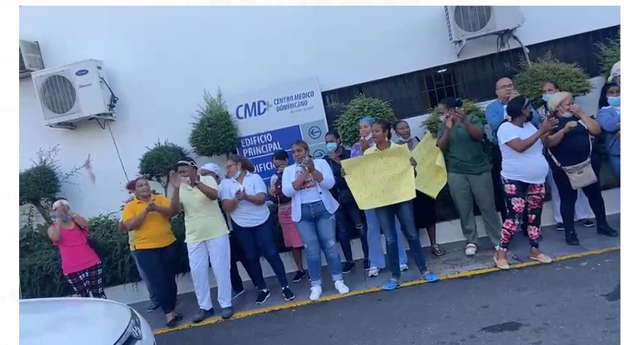 Empleados del Centro Médico Dominicano reclaman pago de sus salarios