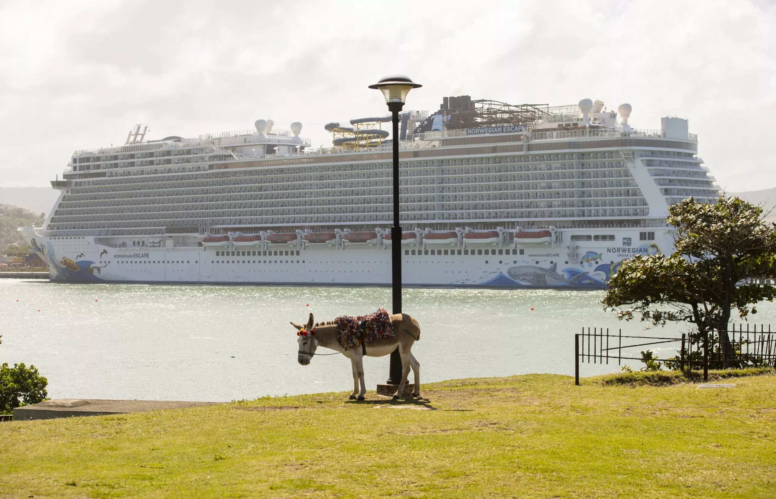 Crucero que encalló en Puerto Plata permanecerá dos días en muelle