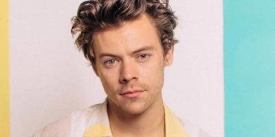 Harry Styles evoluciona de galán a ícono de la moda
