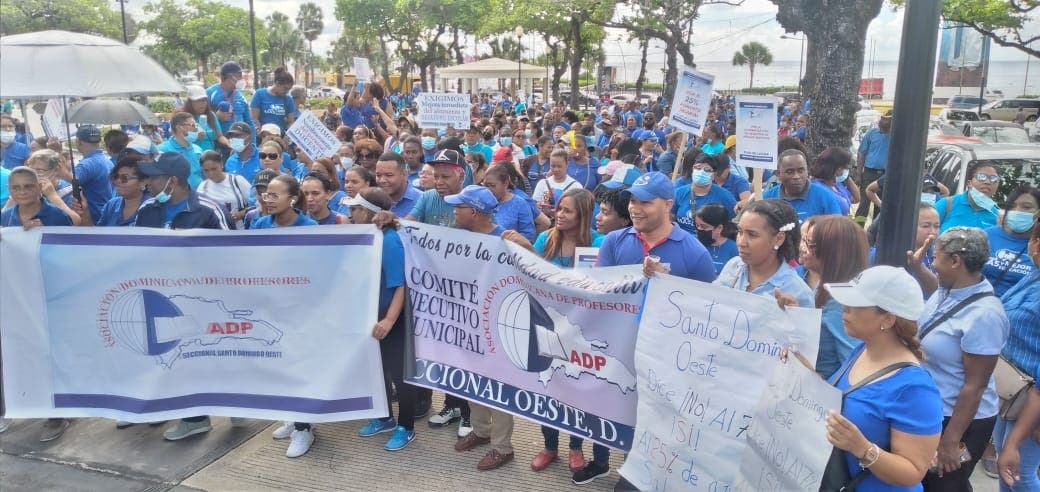 ADP continúa movilizaciones en demanda 25% aumento salarios