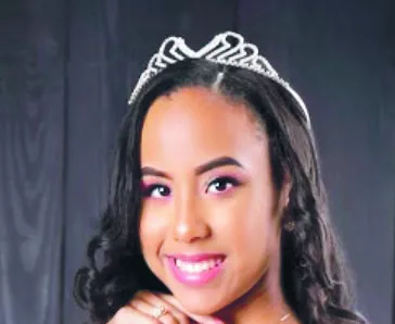 La joven Isabella Olivo Báez celebró sus 15 años junto a  sus padres Luis Olivo F. y Maritza Báez.