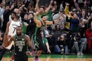 Jayson Tatum, épico, condena a Irving y a los Nets sobre la bocina