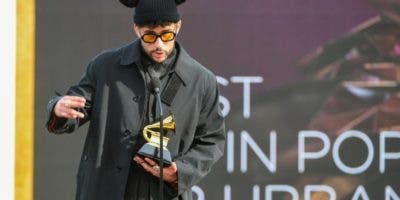 Bad Bunny gana el premio Grammy al mejor álbum de música urbana