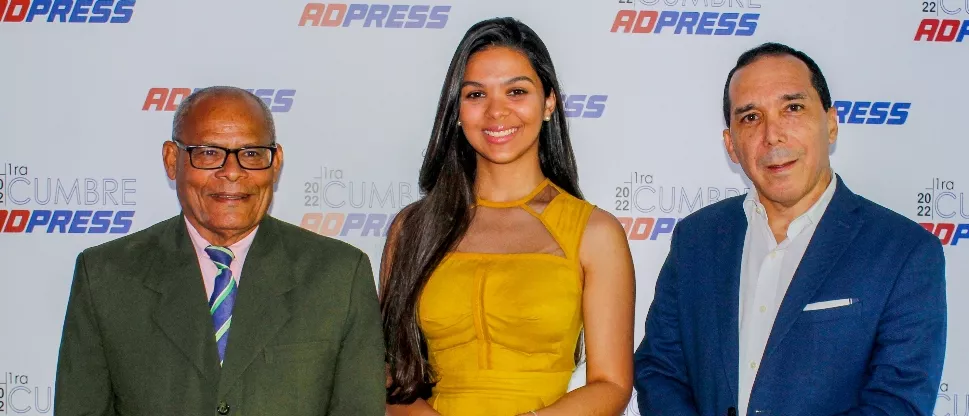 Luis Cardenas, Camila Contreras y Angel Puello.