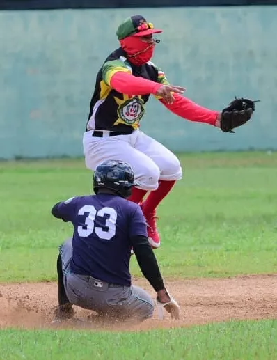 Ejército se coloca a un triunfo de final