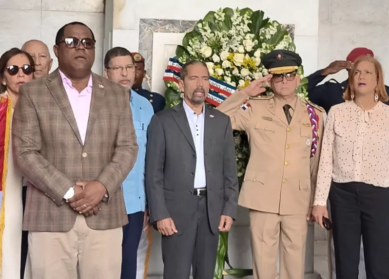 Efemérides Patrias conmemora el  57 aniversario de la Revolución de Abril