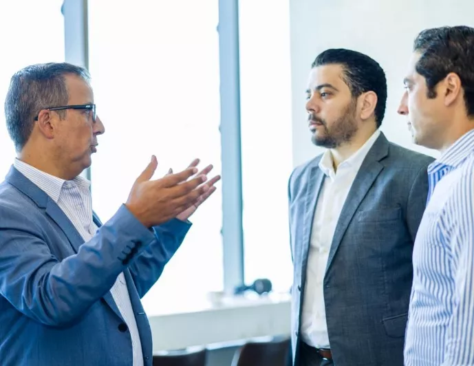 Israel Pons, Roger Marte y George Alexander Nader.