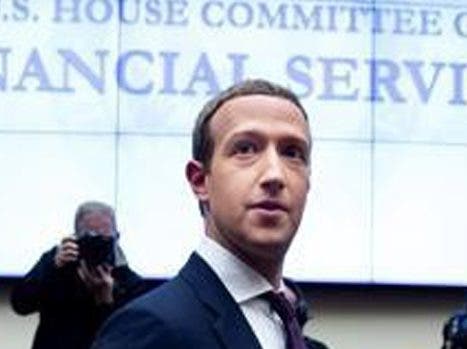 Zuckerberg, atento a todo en Facebook