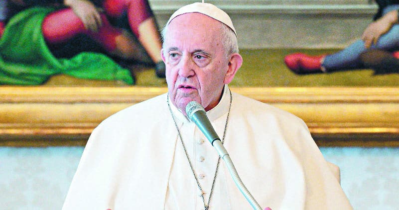 El papa pide a jóvenes que usen “bien y con responsabilidad” sus vacaciones
