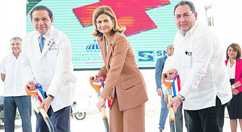 Raquel Peña deja iniciado remozamiento  Hospital Mujer