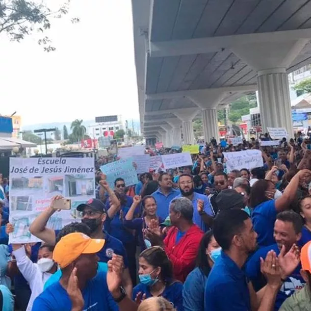 ADP dice que PN lanzó bombas lacrimógenas a maestros durante protesta por reivindicaciones