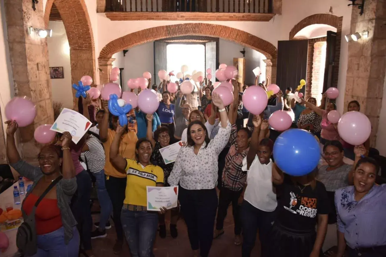 Fundación Trazos Solidarios capacita a cientos de mujeres