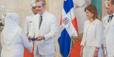 Luis Abinader recibe credenciales ocho embajadores