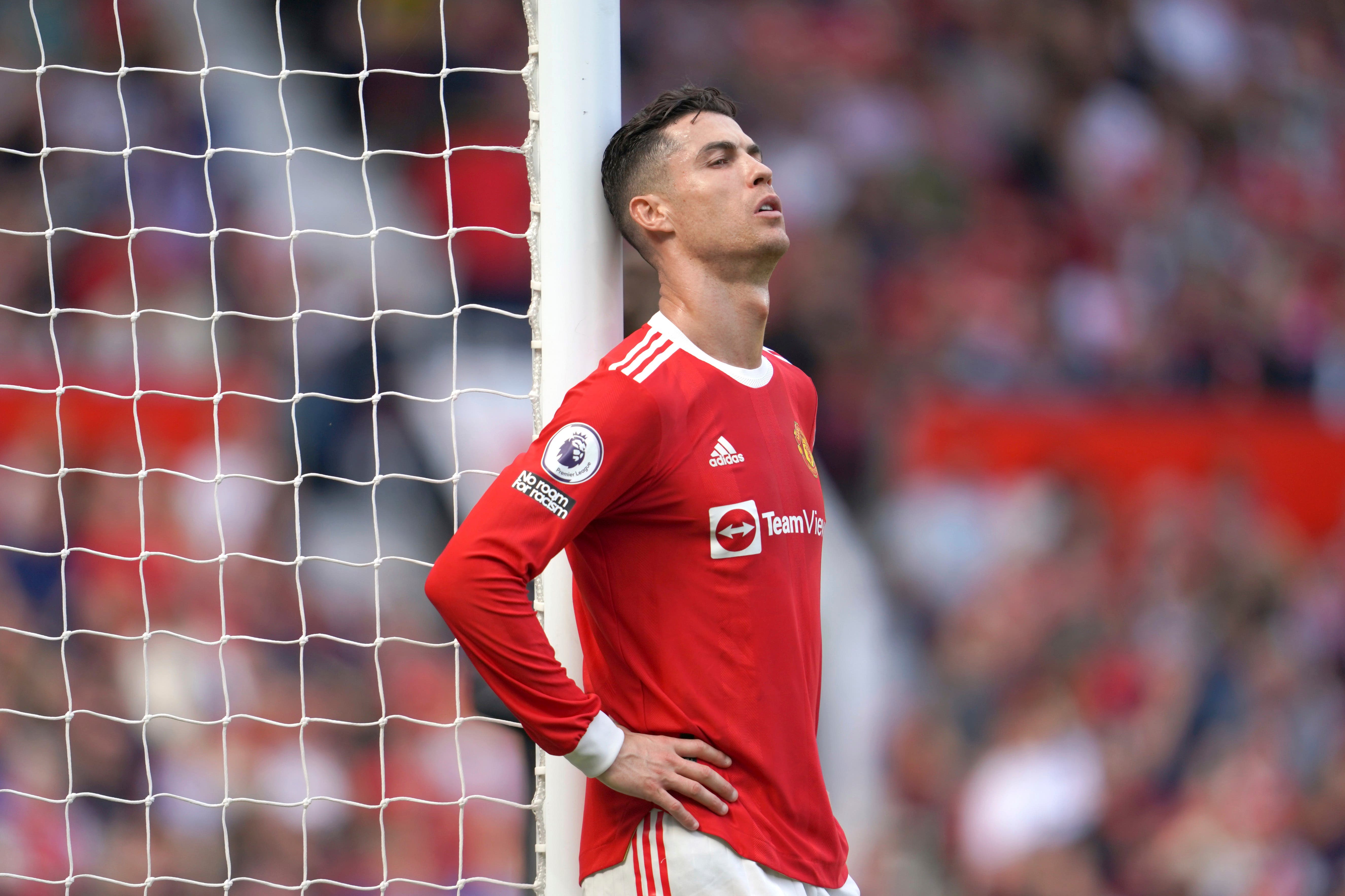 Cristiano Ronaldo acepta recorte salarial para facilitar salida del Manchester United