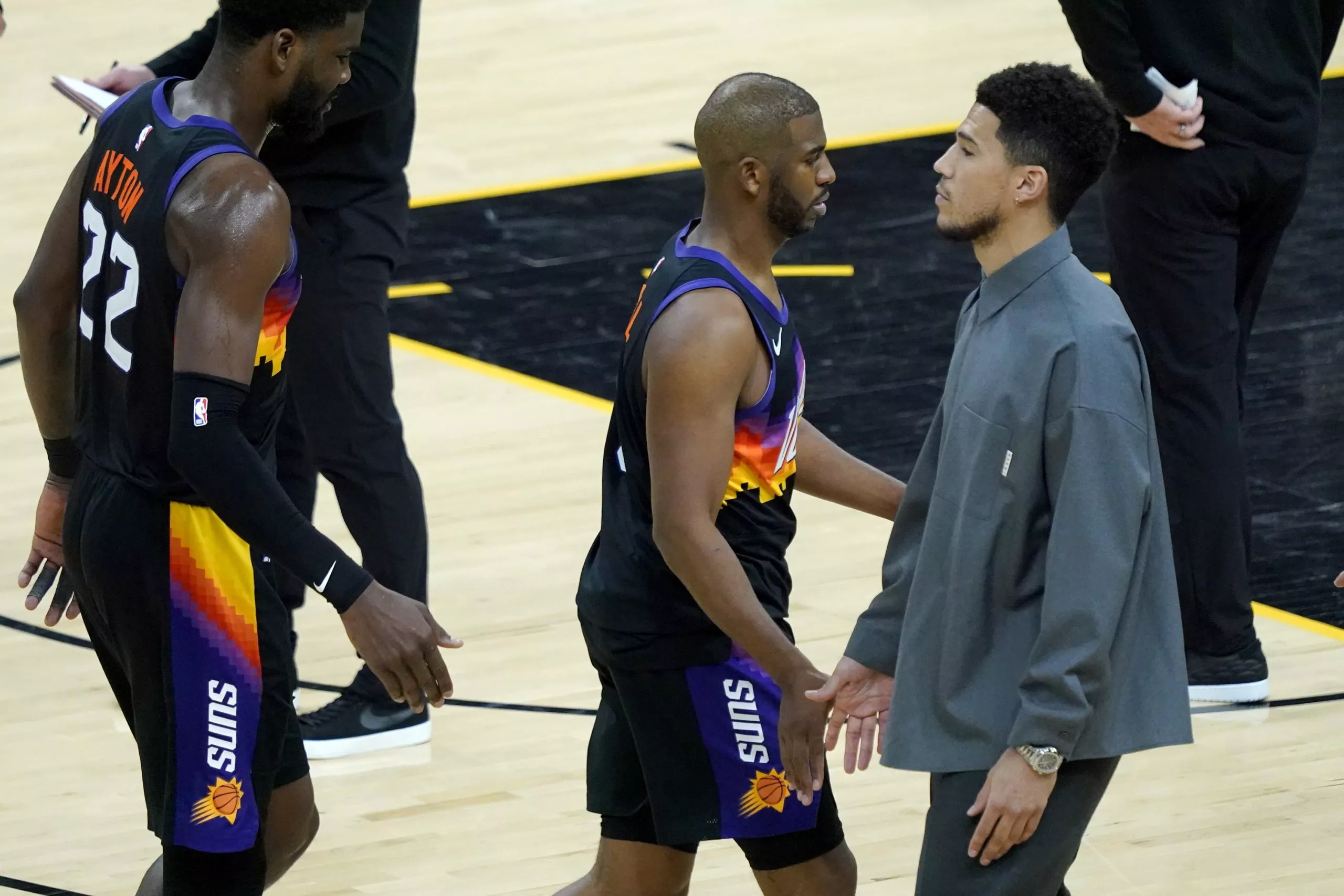 Devin Booker apunta a regresar para el Juego 6 o 7 contra Pelicanos