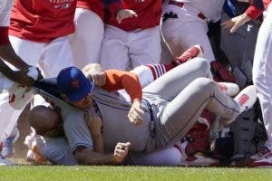 VIDEO | Nolan Arenado protagoniza pelea en el triunfo de los Cardenales sobre los Mets