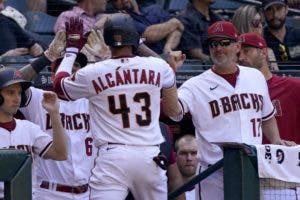 Diamondbacks anotan 2 tras error y vencen a Dodgers