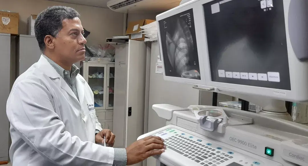 Dr. Acosta Angomás: «Todos los pacientes son seres humanos, hay que brindarle un servicio de calidad»