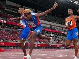 Alexander Ogando corre los 200 por debajo de 20 segundos