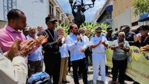 Honran a los Héroes de la Revolución con eucaristía y ofrenda floral