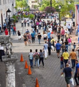 Asistentes a Feria del Libro tendrán parqueo disponible en Bellas Artes y la Plaza de la Cultura